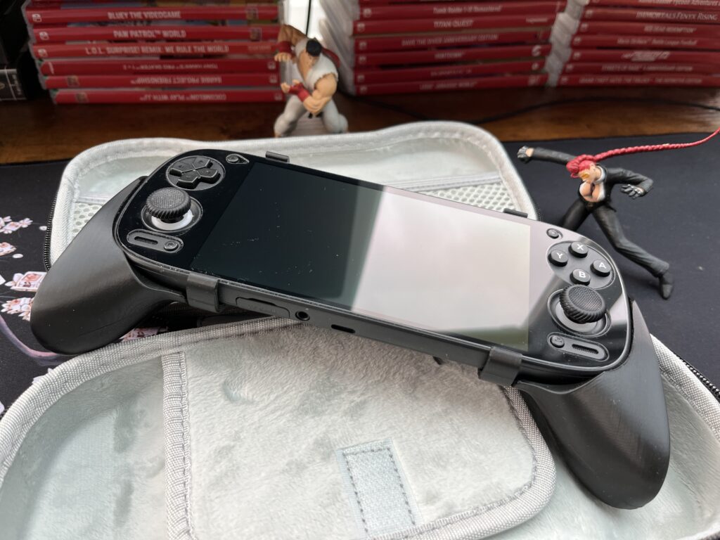 My Retroid pocket 5 with grip - Retroid Pocket 6 vs Pocket 5